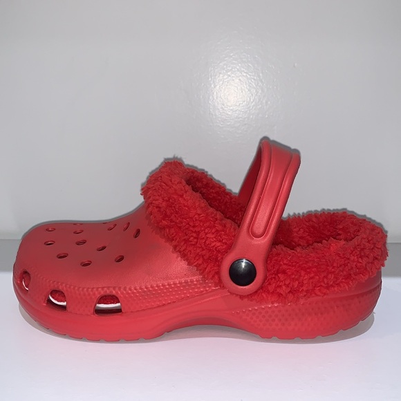 RED CLOGS WITH FUR LINING - Picture 4 of 9